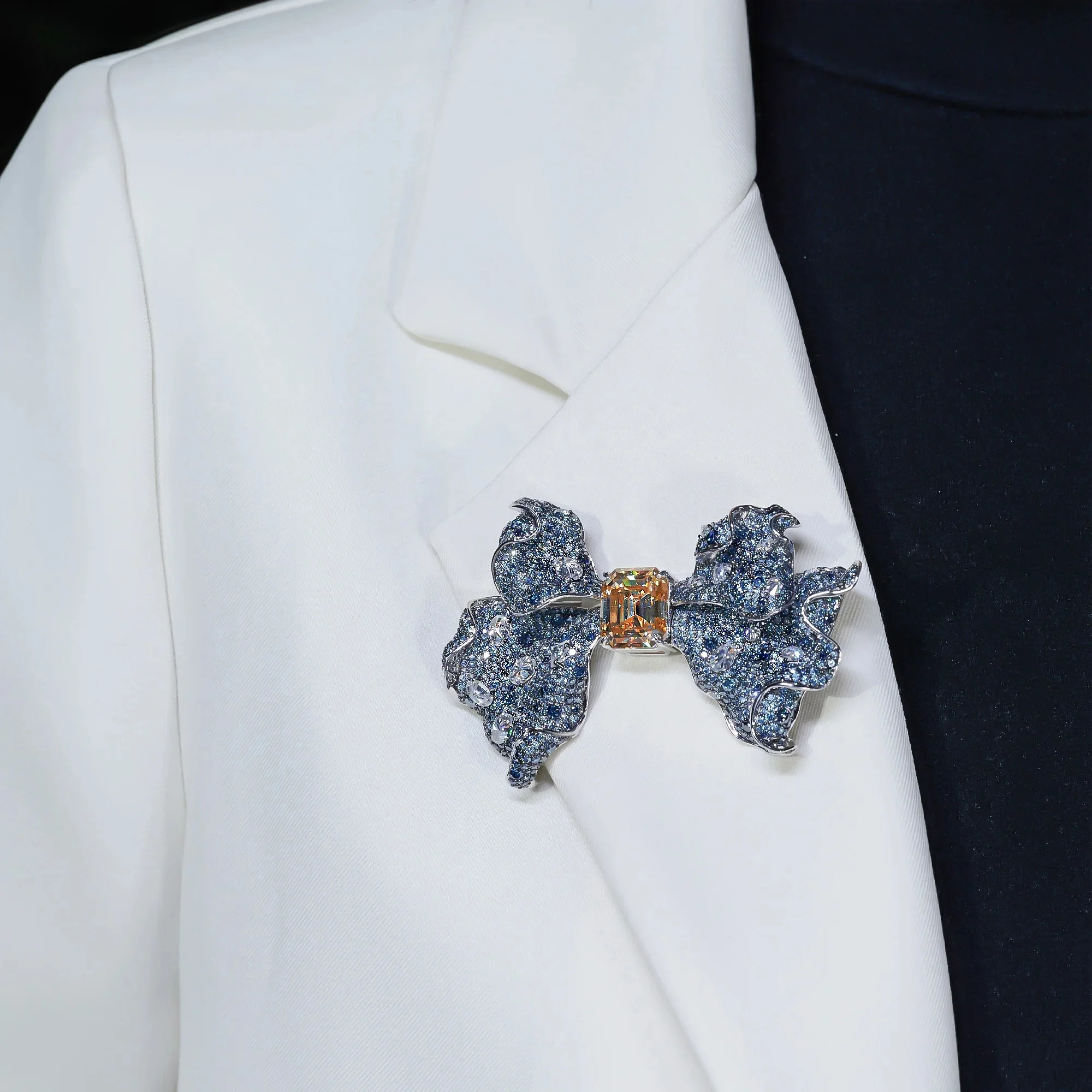 18K WHITE GOLD PLATED MOISSANITE BOW TIE BROOCH IN STERLING SILVER - Image 2