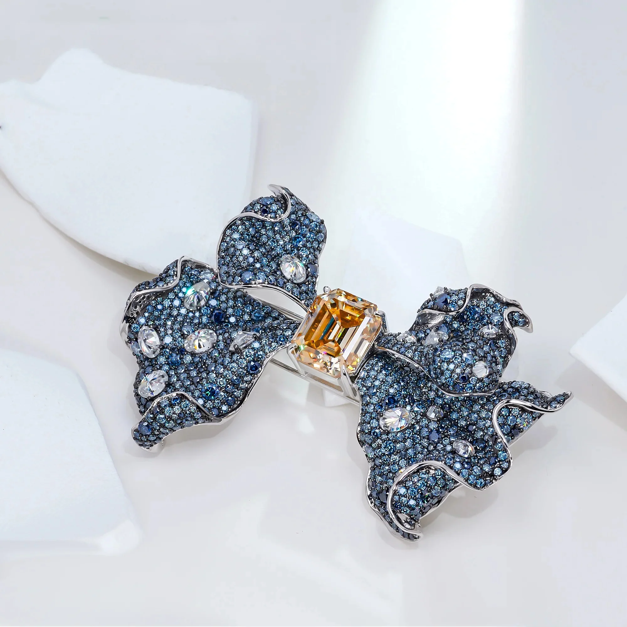 18K WHITE GOLD PLATED MOISSANITE BOW TIE BROOCH IN STERLING SILVER - Image 6