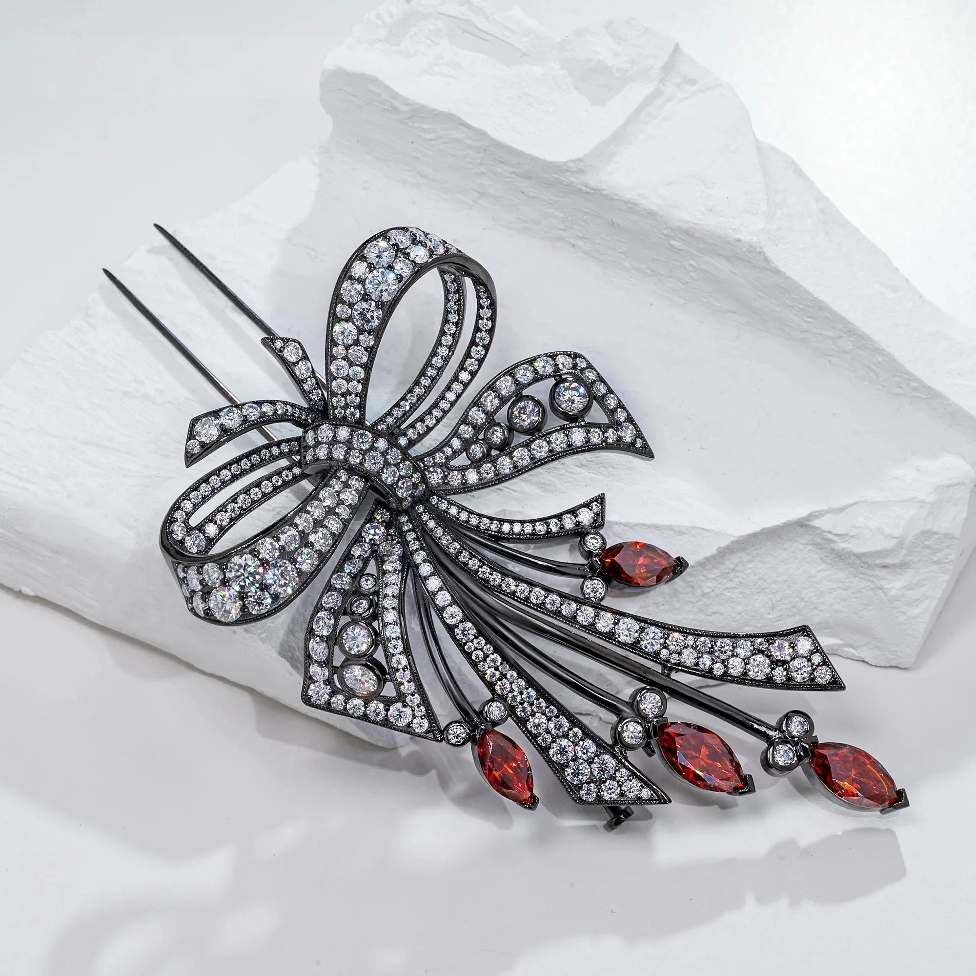 18K WHITE GOLD PLATED MOISSANITE CRIMSON ELEGANCE BOW BROOCH IN STERLING SILVER - Image 4