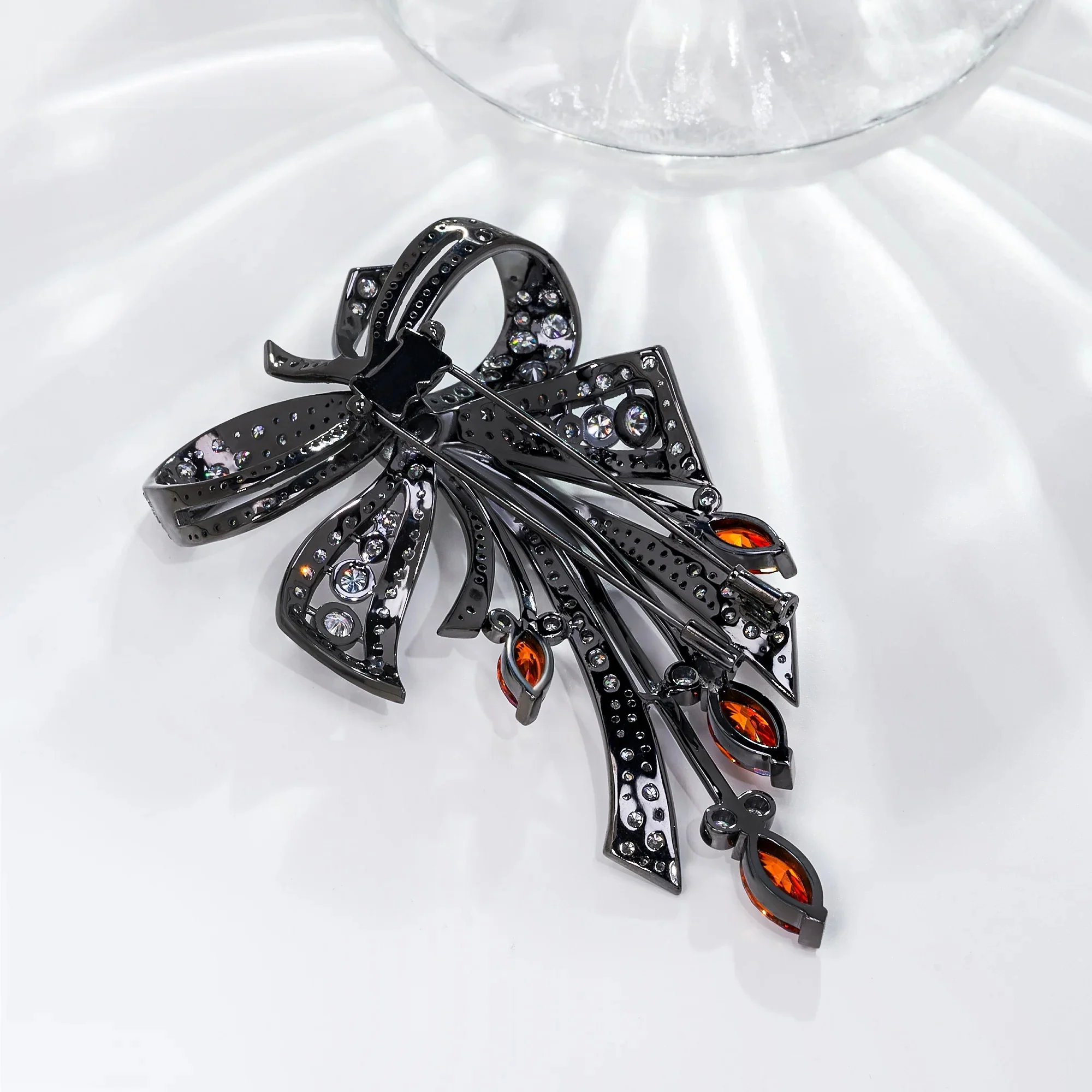 18K WHITE GOLD PLATED MOISSANITE CRIMSON ELEGANCE BOW BROOCH IN STERLING SILVER - Image 5
