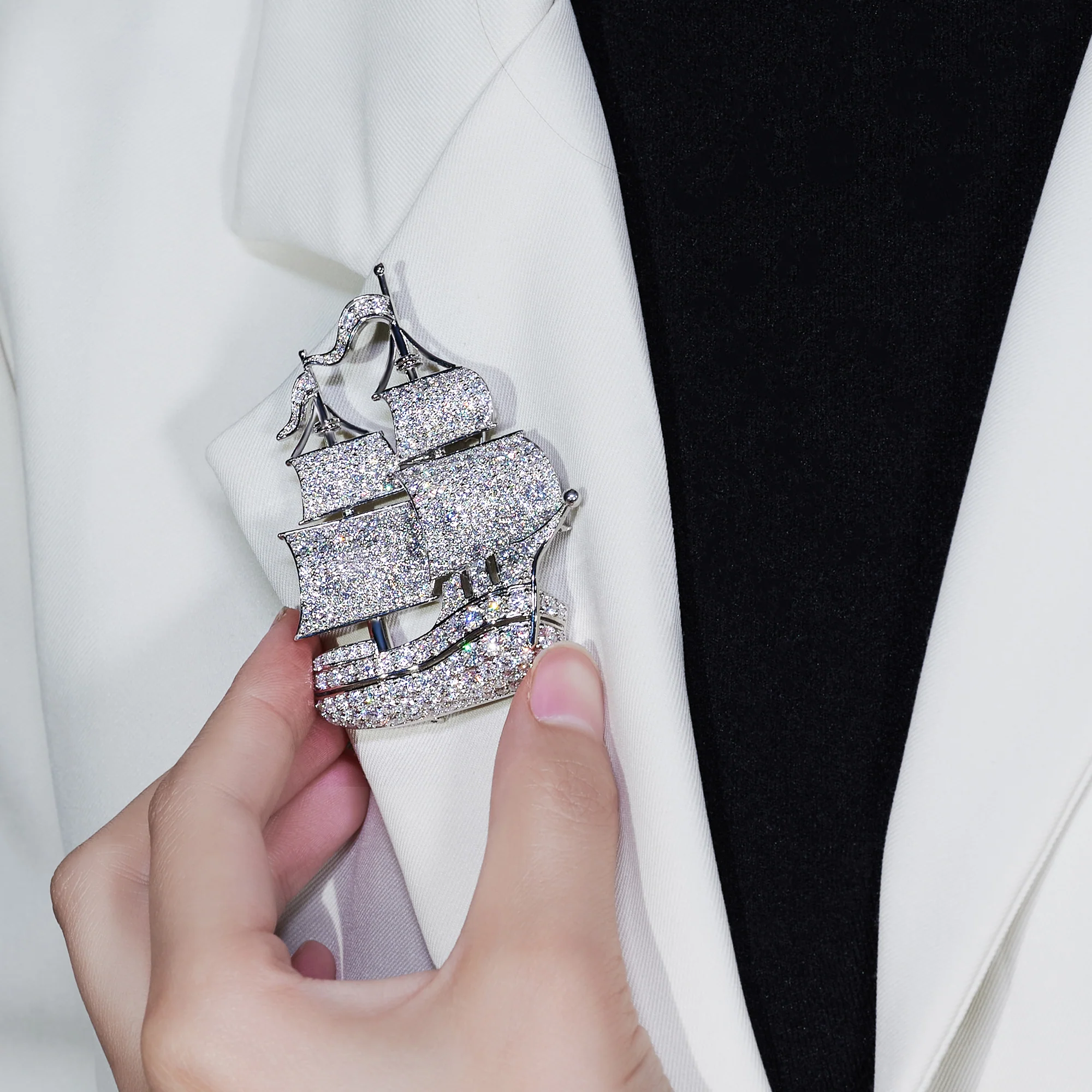 18K WHITE GOLD PLATED SAILING SERENITY BROOCH IN STERLING SILVER - Image 5