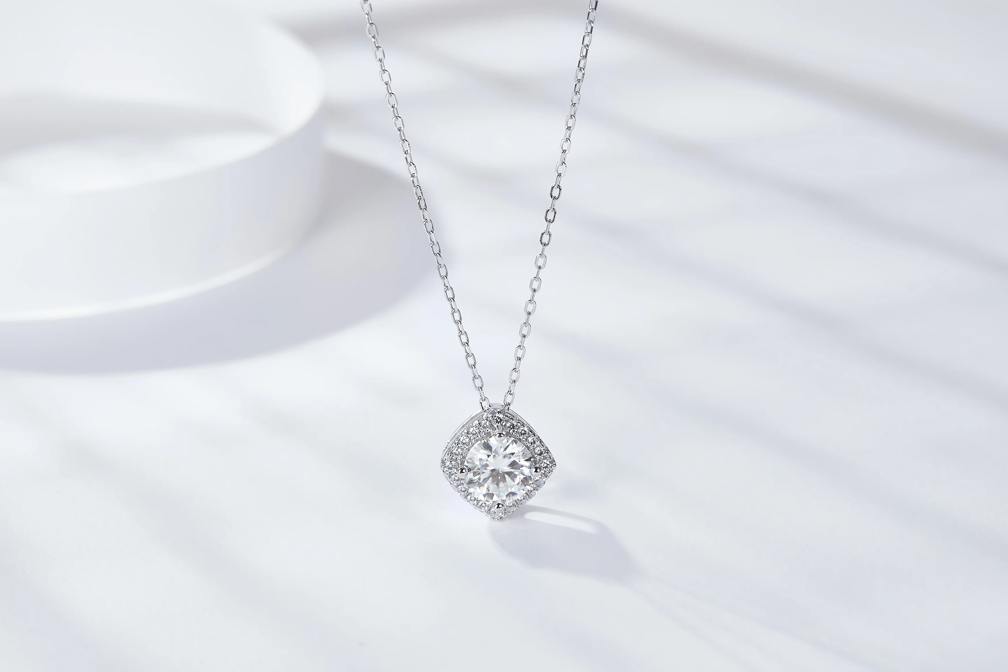 1CT ENCASED ROUND CUT MOISSANITE PENDANT NECKLACE IN STERLING SILVER - Image 2