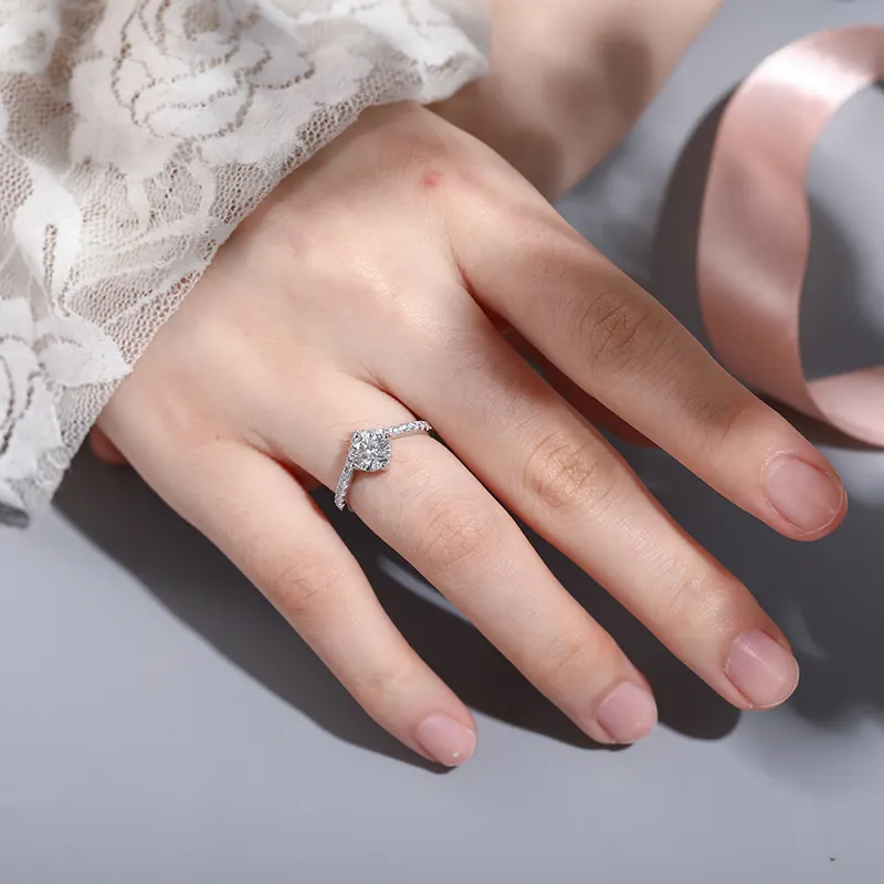 1ct MOISSANITE DIAMOND SOLITAIRE RING IN STERLING SILVER - Image 2