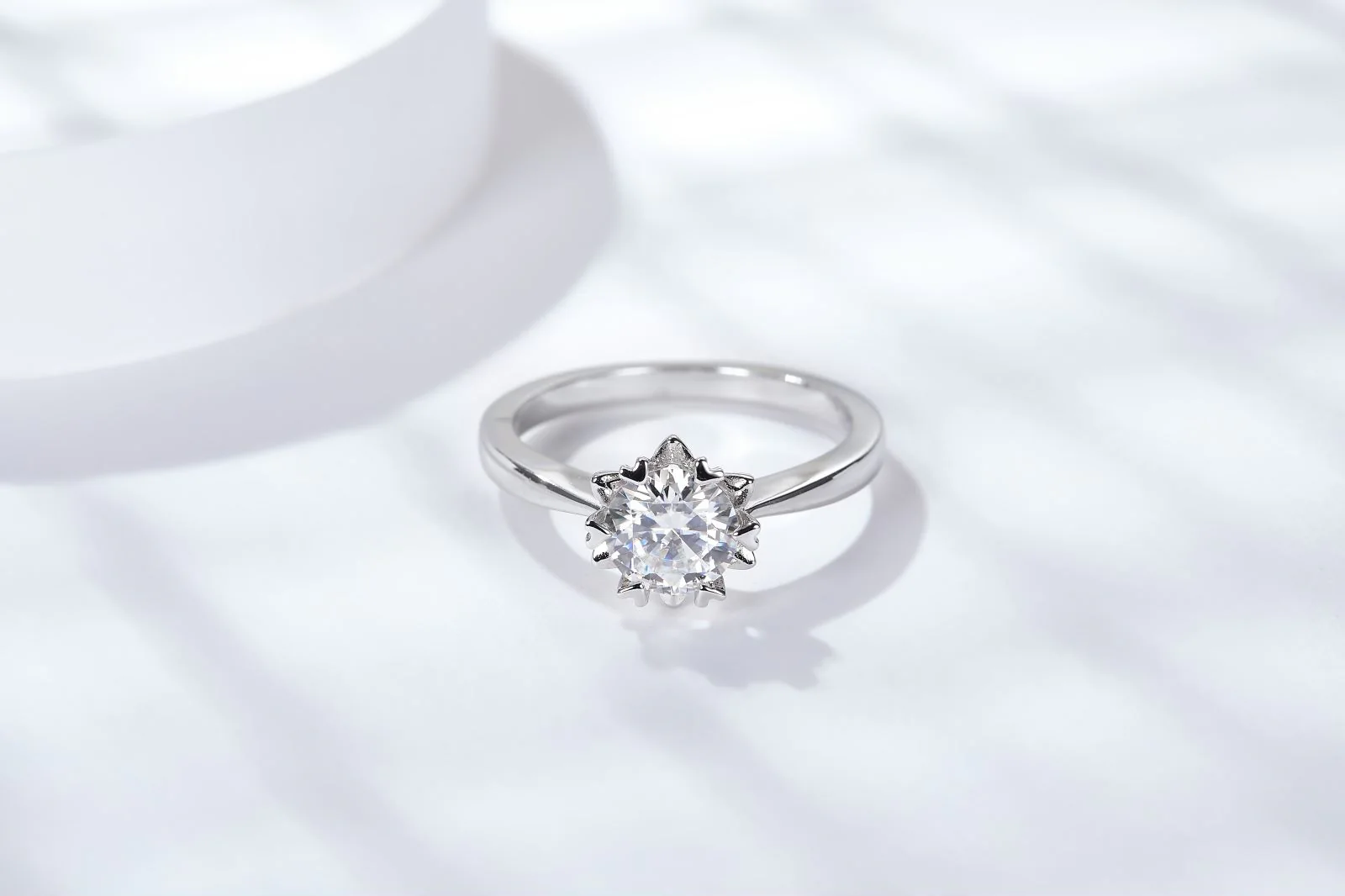 1CT ROUND CUT MOISSANITE RING IN STERLING SILVER {STYLE 2} - Image 2