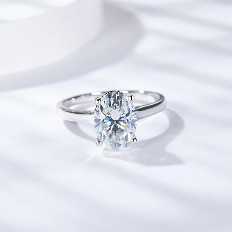 2.5CT OVAL CUT MOISSANITE RING IN STERLING SILVER - Image 2