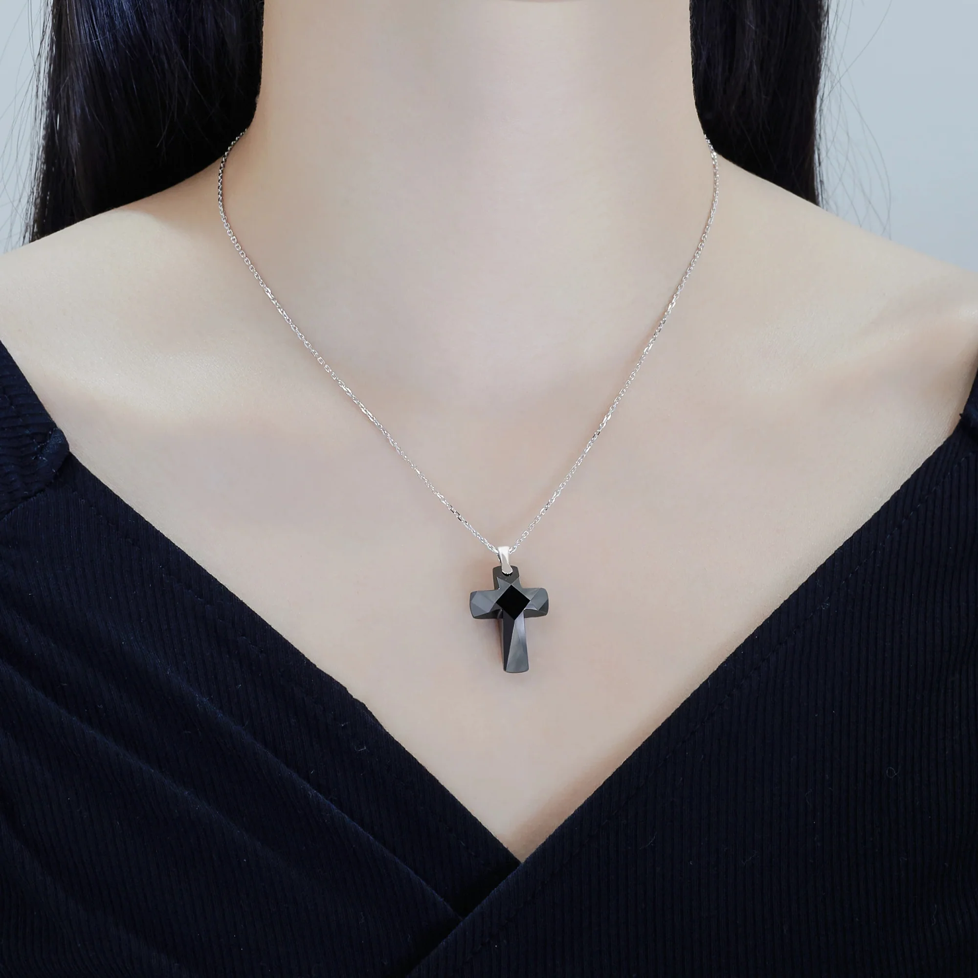 20CT ALL MOISSANITE BLACK CROSS IN SOLID GOLD - Image 3