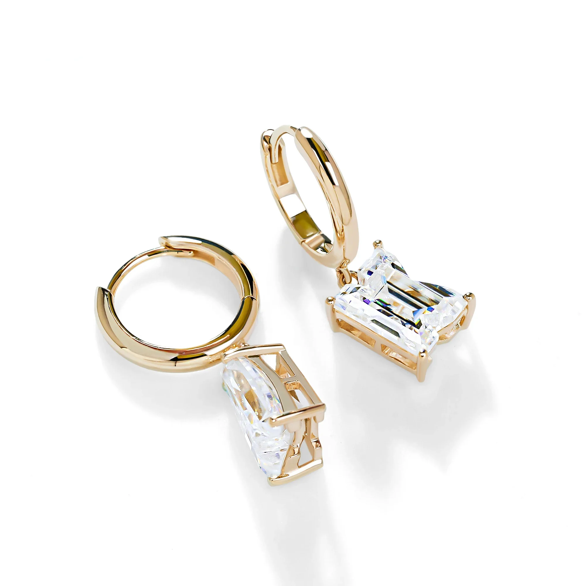 4CT MOISSANITE INITIAL EARRING IN SOLID GOLD - Image 4