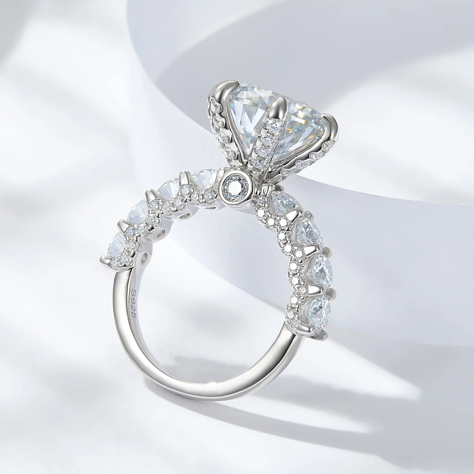 5CT ROUND BRILLIANT CUT MOISSANITE DIAMOND RING IN STERLING SILVER - Image 3