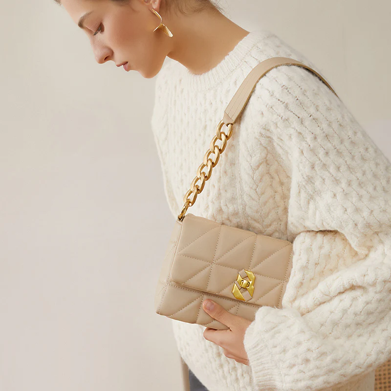 ARLETTE SOFT FLAP BAG - Image 3
