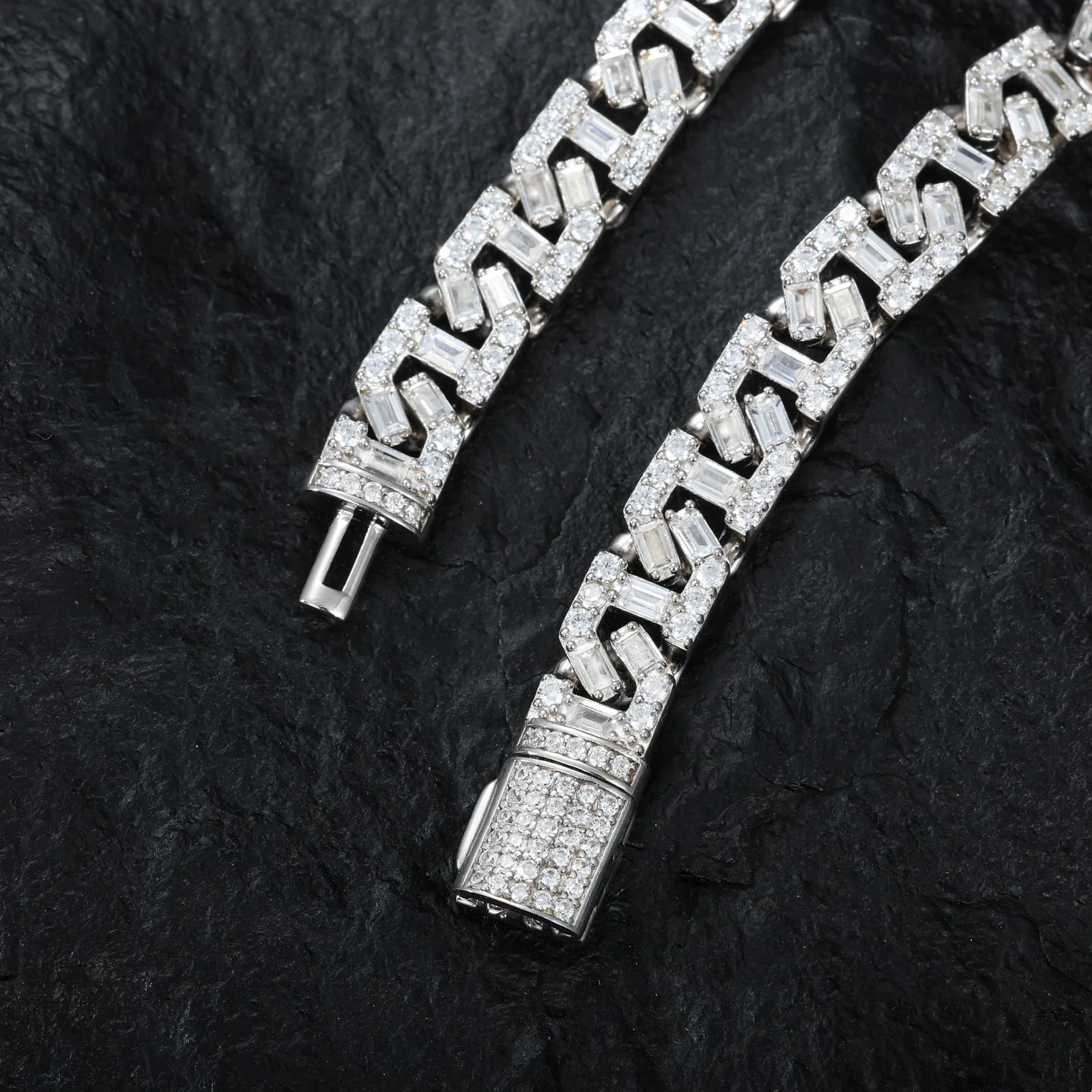 BAGUETTE MOISSANITE DIAMOND ICED OUT LINK CHAIN IN STERLING SILVER - Image 3