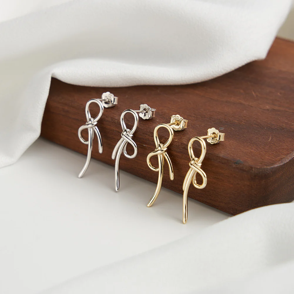 BOW TIE RIBBON STUD EARRING IN STERLING SILVER - Image 4