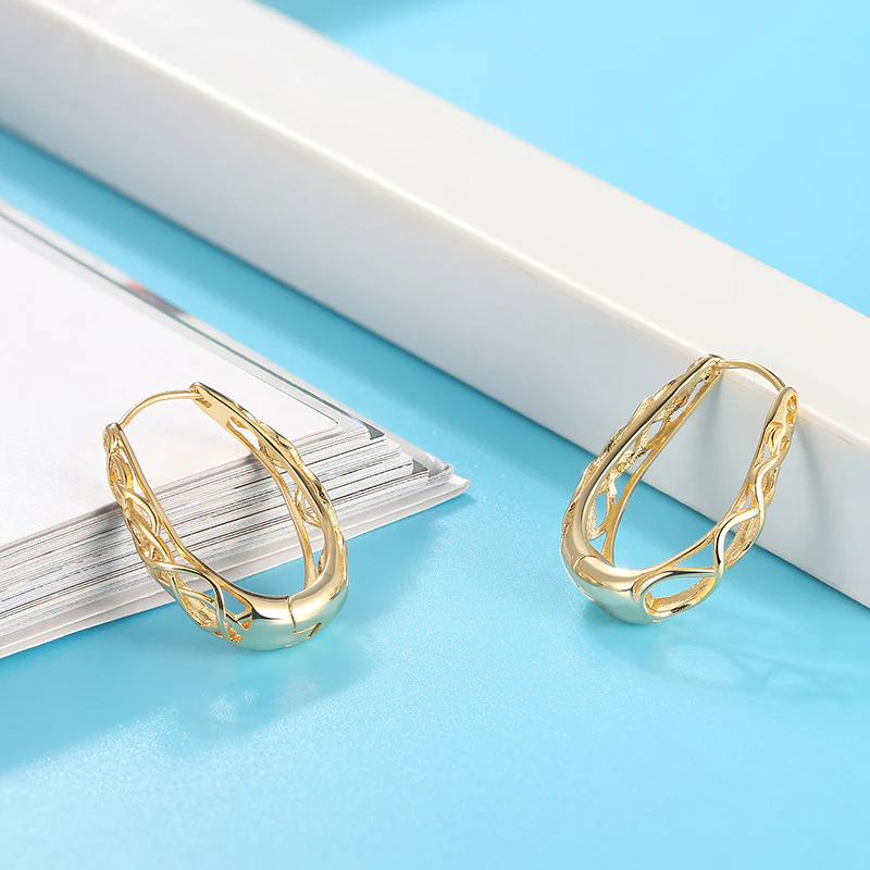 CELTIC KNOT HOOP EARRING IN STERLING SILVER - Image 3