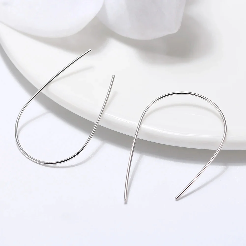 CLASSIC CURVED HOOK EARRINGS IN STERLING SILVER - Image 3