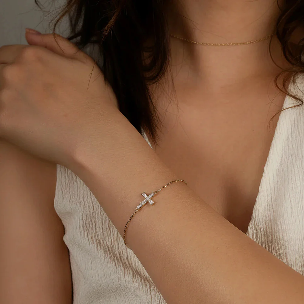 CLASSIC MOISSANITE CROSS CHAIN BRACELET IN STERLING SILVER - Image 2