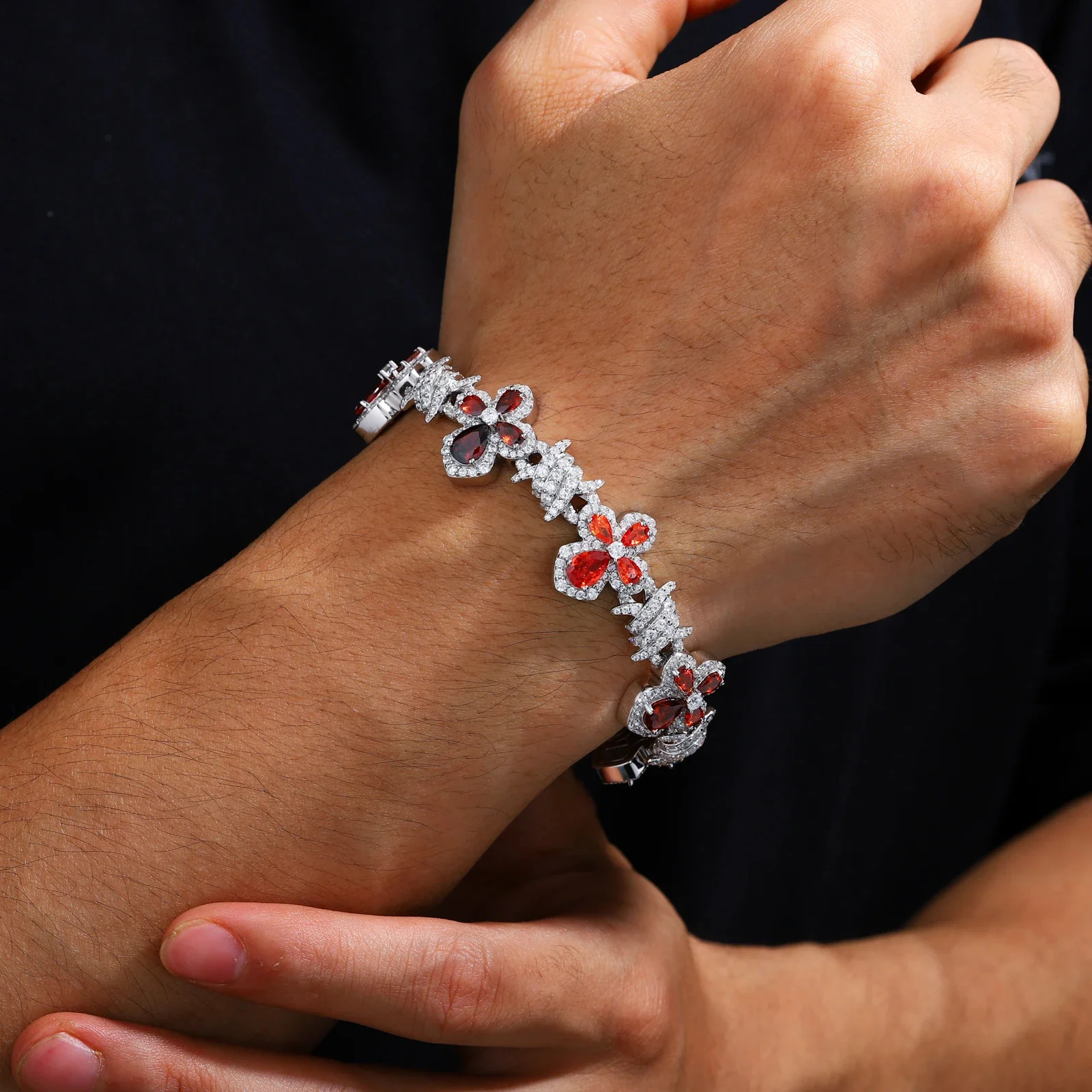 COLORED MOISSANITE FOUR LEAF CLOVER BRACELET IN STERLING SILVER - Image 3