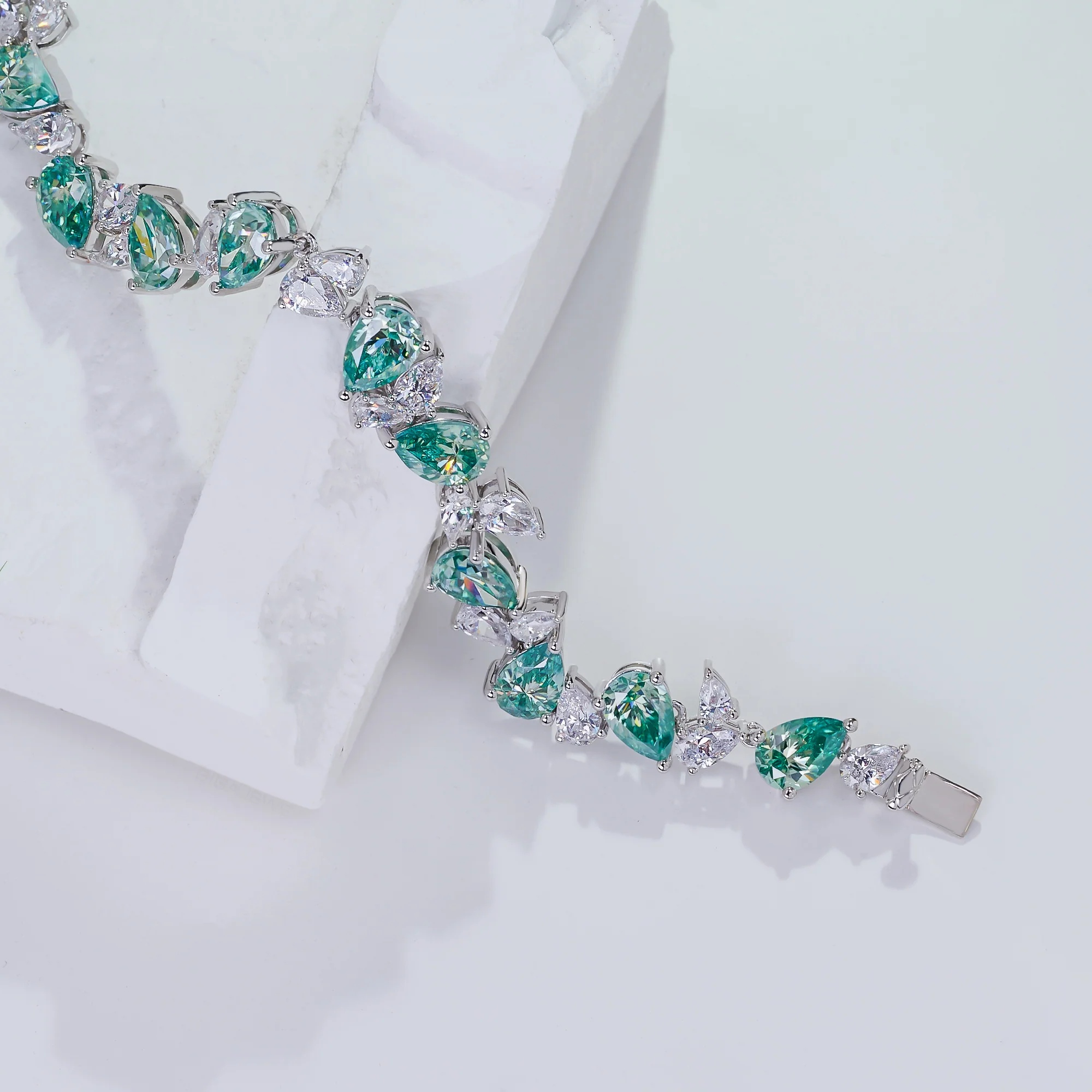 CYAN MOISSANITE PEAR CUT BRACELET IN SOLID GOLD - Image 3