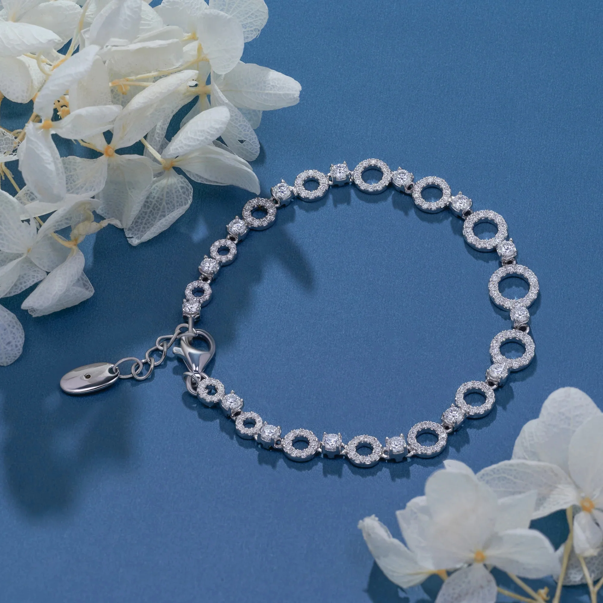 ETERNAL HALO MOISSANITE BRACELET IN STERLING SILVER - Image 3