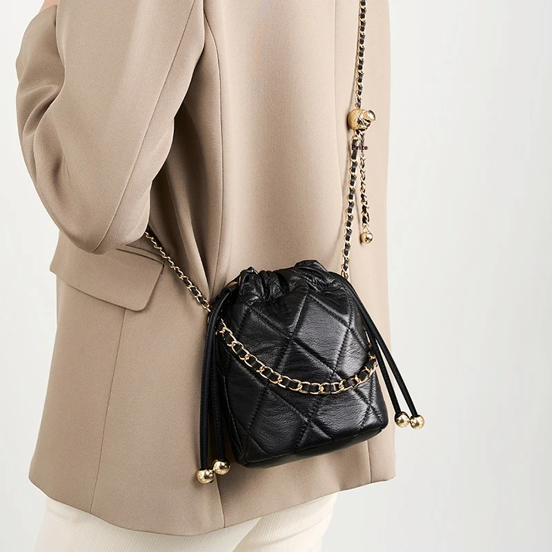 FIORA LUXE BUCKET BAG - Image 3