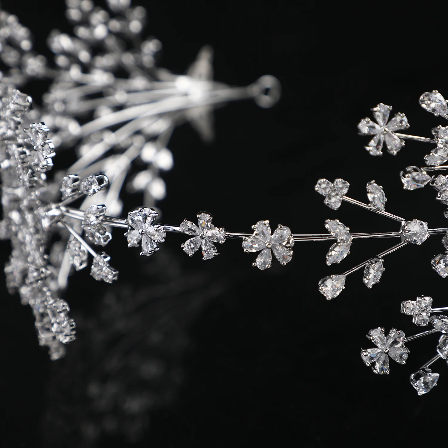 FLORAL BRIDAL BEAUTY TIARA - Image 3