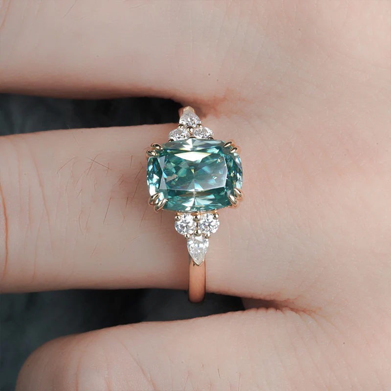 GREEN CUSHION CUT MOISSANITE RING IN 14K GOLD - Image 3