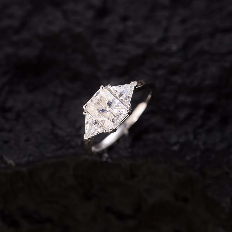 IE0008 PRINCESS CUT MOISSANITE DIAMOND RING IN STERLING SILVER - Image 2