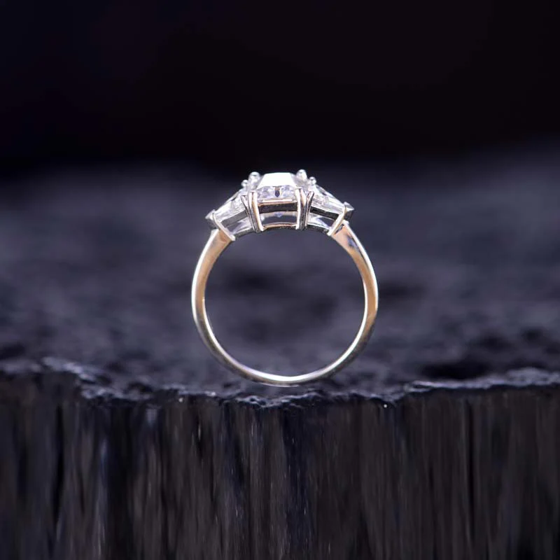 IE0008 PRINCESS CUT MOISSANITE DIAMOND RING IN STERLING SILVER - Image 3