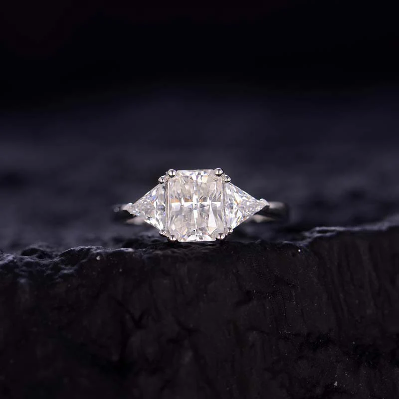 IE0008 PRINCESS CUT MOISSANITE DIAMOND RING IN STERLING SILVER - Image 4