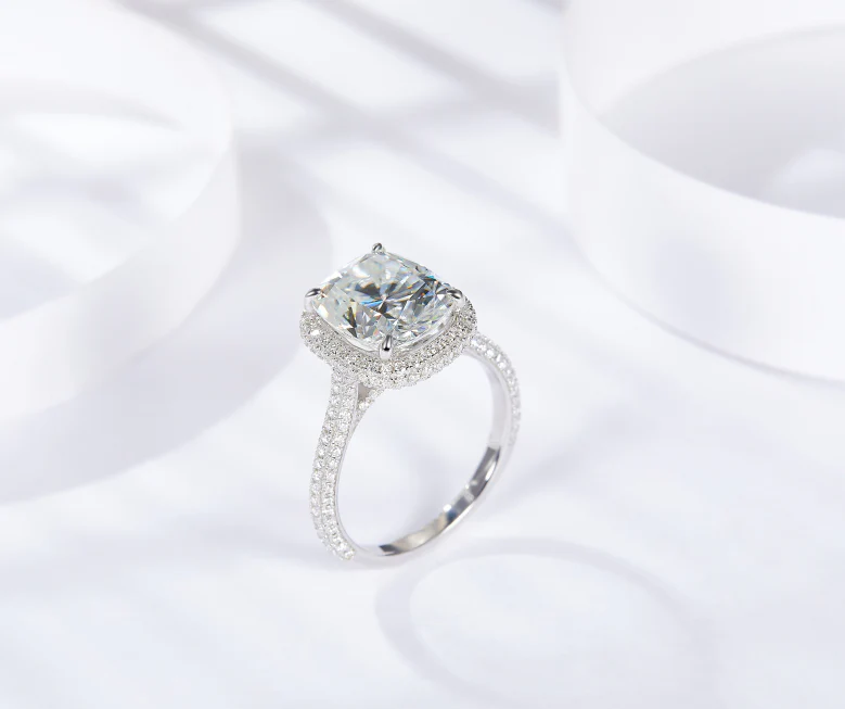 IE00234 5CT CUSHION CUT MOISSANITE RING IN STERLING SILVER - Image 3