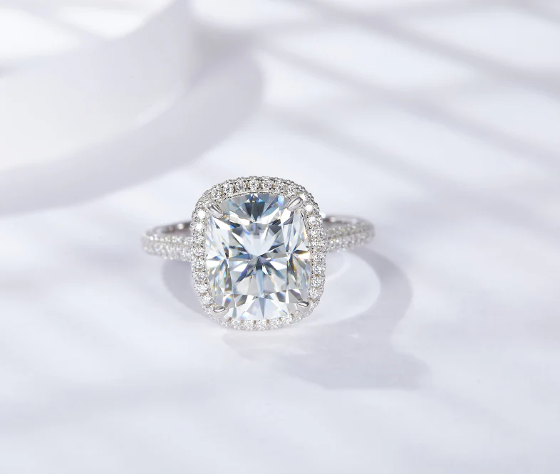 IE00234 5CT CUSHION CUT MOISSANITE RING IN STERLING SILVER - Image 4