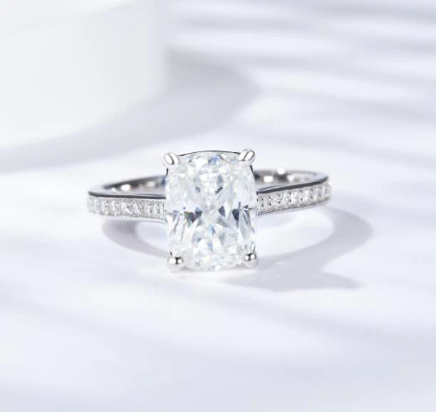 IE00235 CUSHION CUT 9X7MM MOISSANITE DIAMOND RING IN STERLING SILVER - Image 3