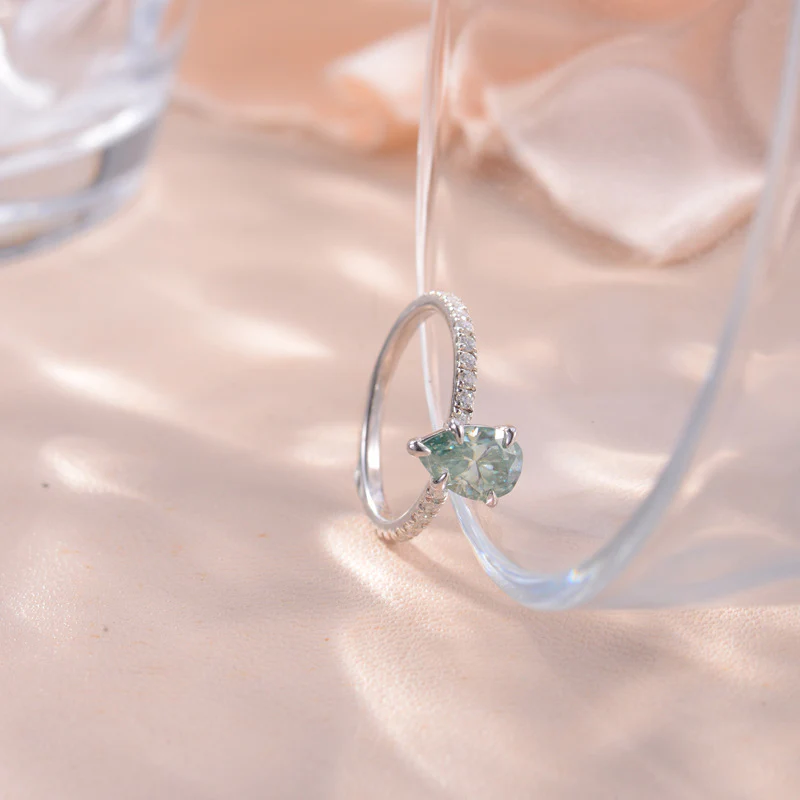 IE00258 1CT GREEN MOISSANITE PEAR CUT ENGAGEMENT RING IN STERLING SILVER - Image 5