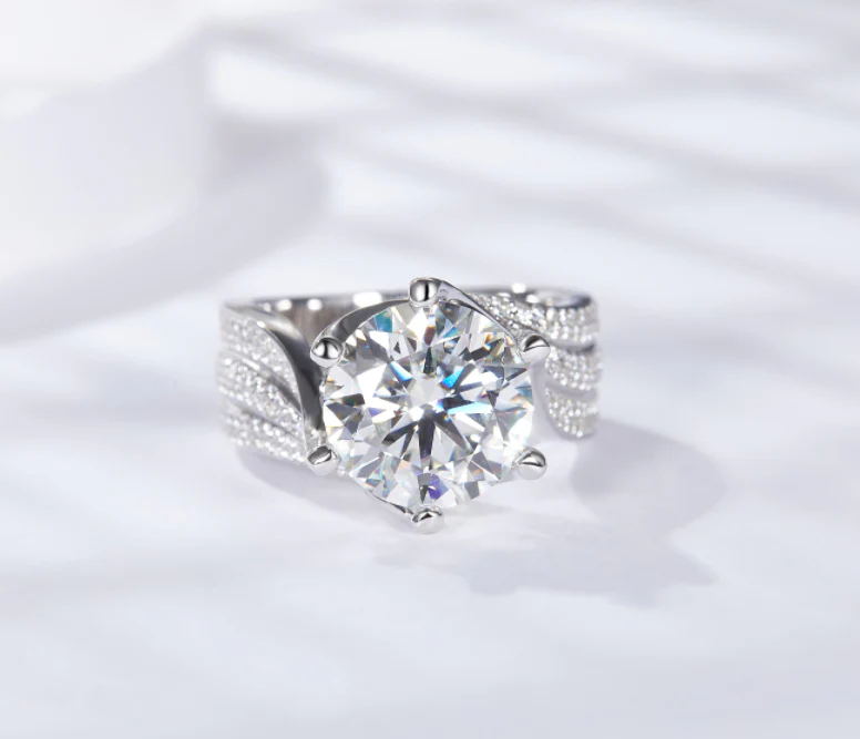 IE0035 5CT 11MM ROUND CUT MOISSANITE DIAMOND RING IN STERLING SILVER - Image 4