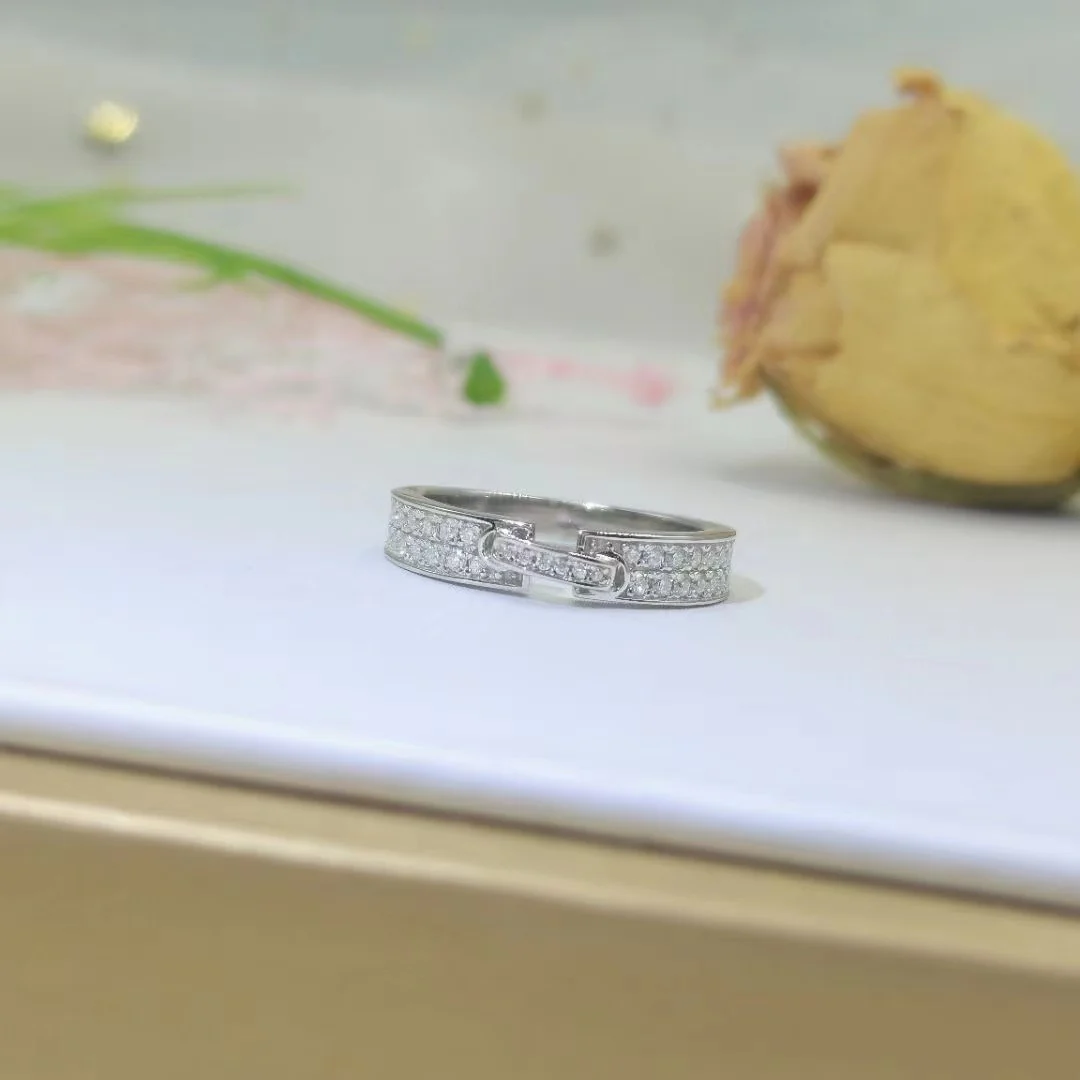 IE0040 MOISSANITE DIAMOND CIRCULAR INFINITE RING IN STERLING SILVER - Image 3