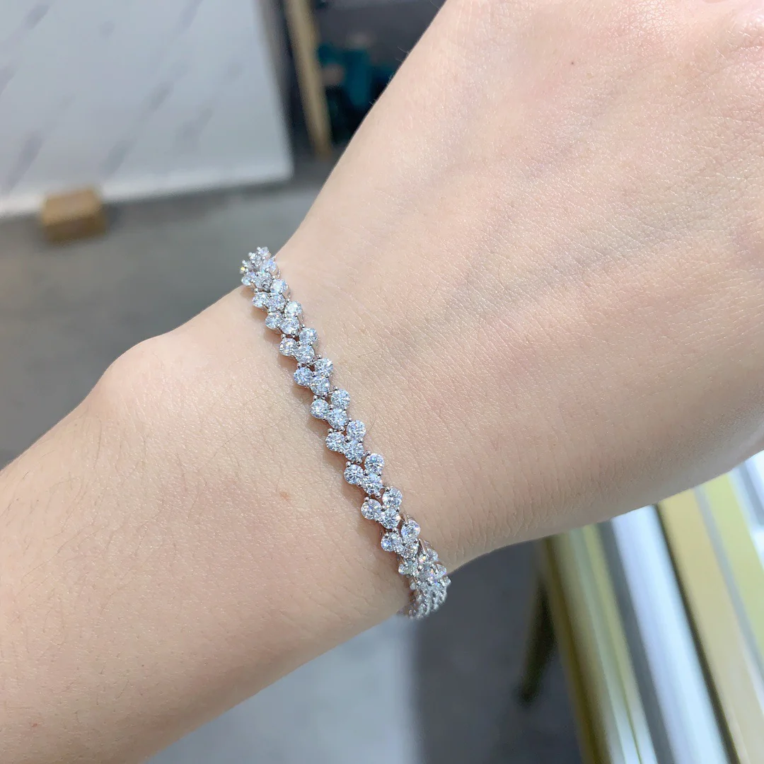 IE0043 2.5MM 6.8CT MOISSANITE CLOVER BRACELET IN STERLING SILVER - Image 2
