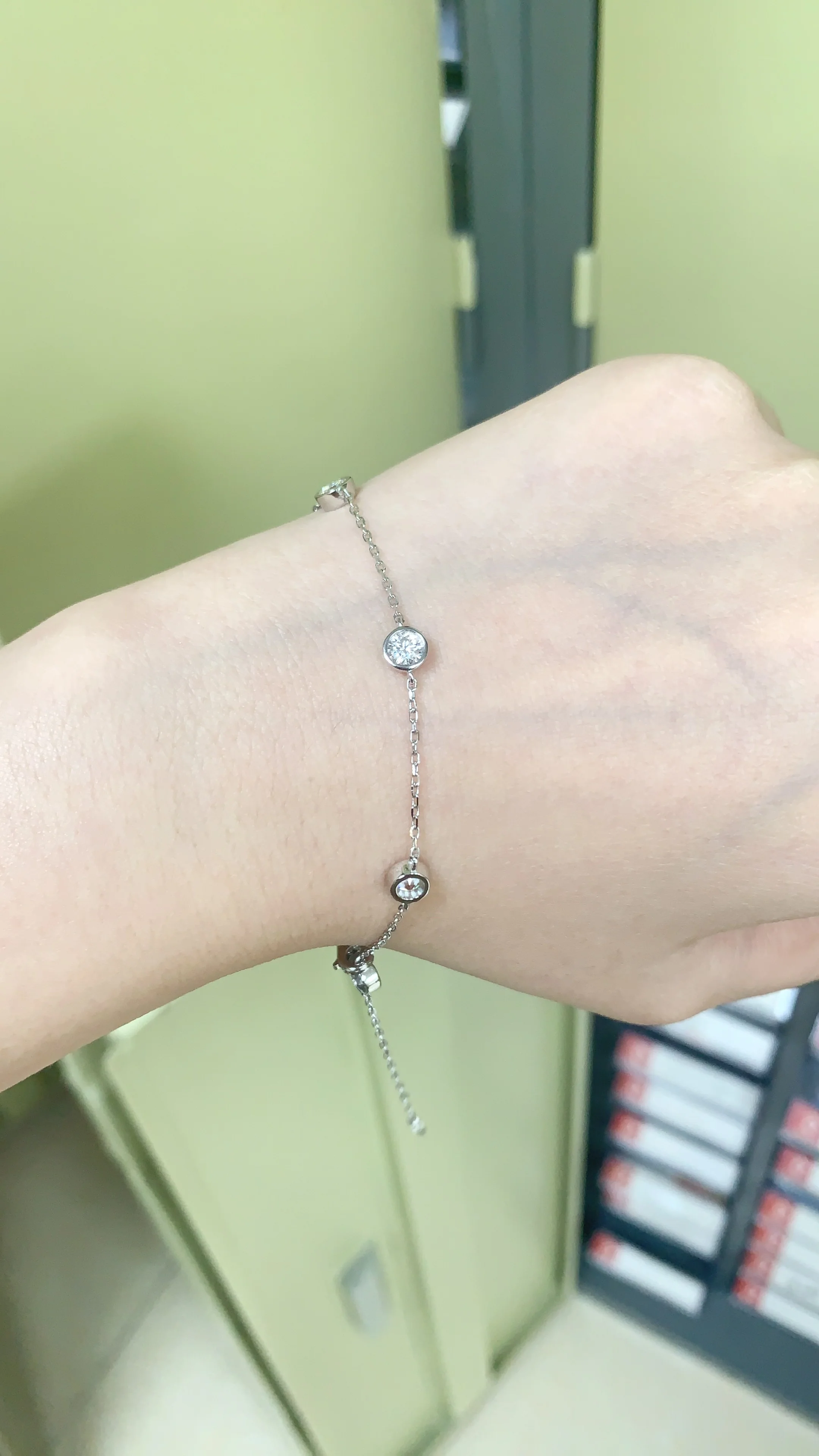 IE0044 ADJUSTABLE MOISSANITE BRACELET IN STERLING SILVER - Image 2