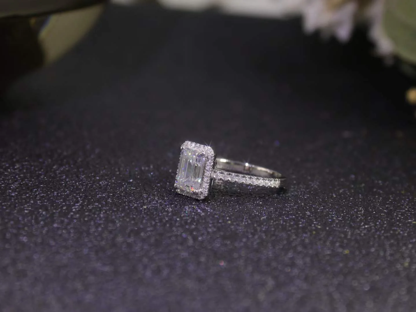 IE006 EMERALD CUT MOISSANITE ENGANGEMENT RING IN STERLING SILVER - Image 6