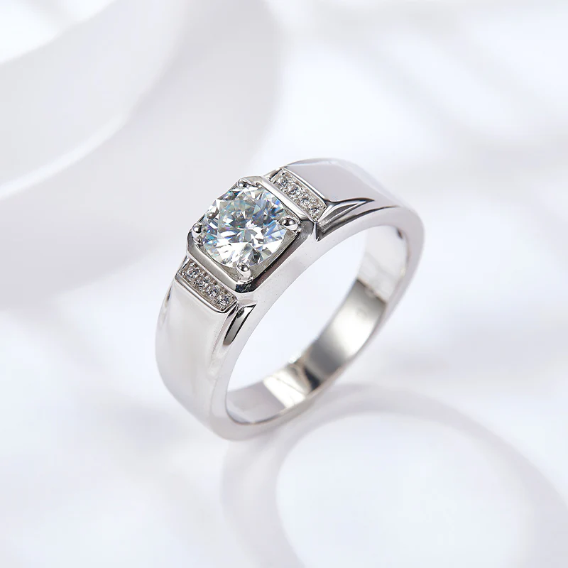 IE0069 6.5MM ROUND CUT MOISSANITE SIGNET RING IN STERLING SILVER - Image 2