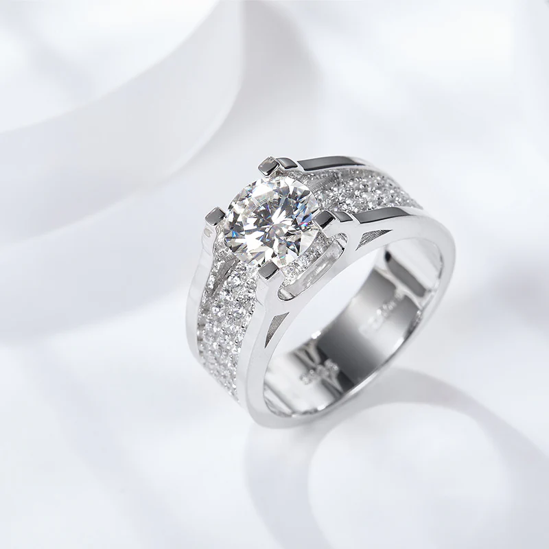 IE0072 ROUND CUT 6.5MM MOISSANITE SIGNET RING IN STERLING SILVER - Image 2