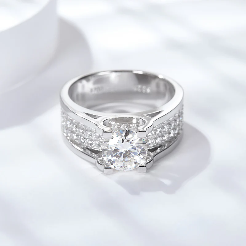 IE0072 ROUND CUT 6.5MM MOISSANITE SIGNET RING IN STERLING SILVER - Image 4