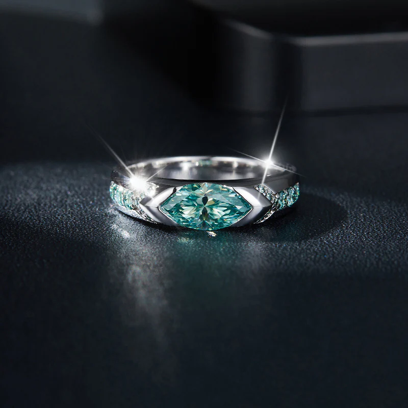 IE0080 5X10MM GREEN MARQUISE CUT MOISSANITE RING IN STERLING SILVER - Image 4