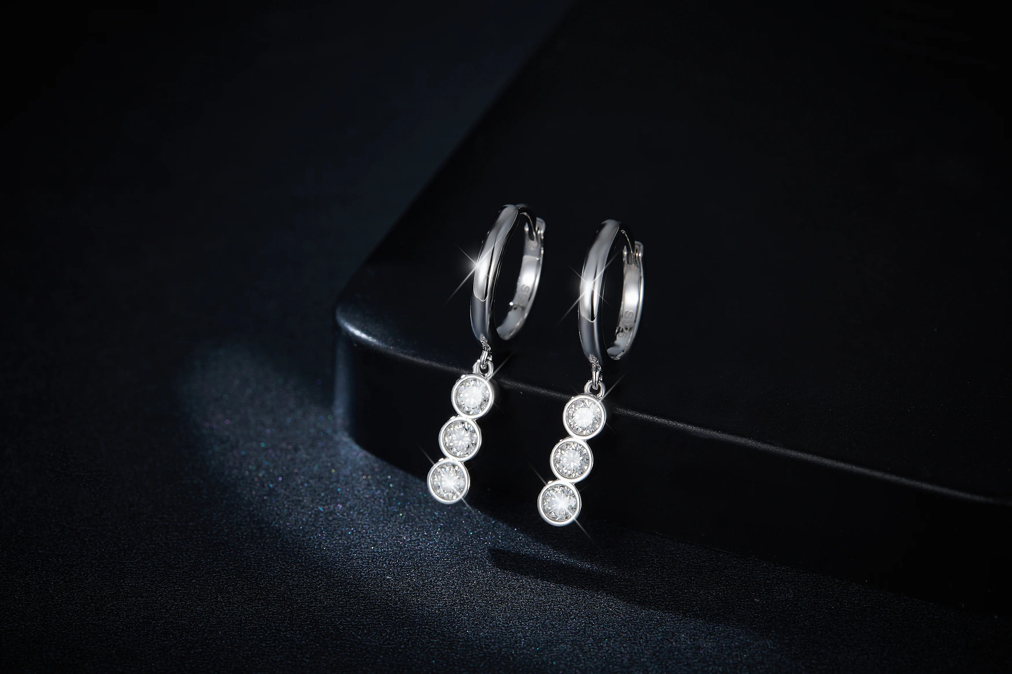 IE0080 MOISSANITE 3MM 4MM TASSEL HOOP EARRINGS IN STERLING SILVER - Image 3