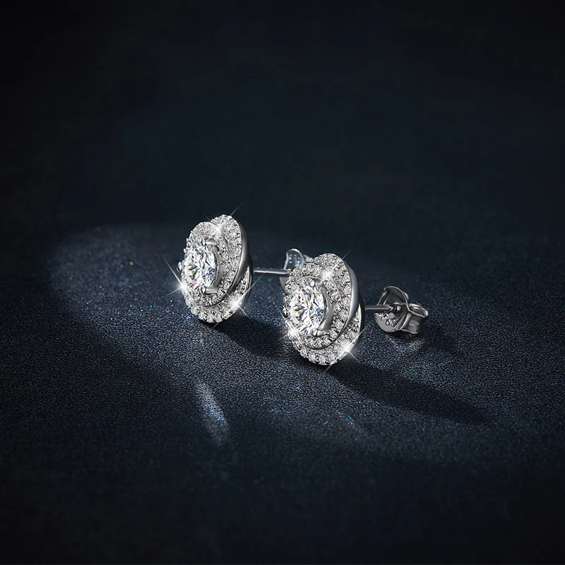 IE0099 0.5CT ENCASED MOISSANITE STUD EARRINGS IN STERLING SILVER - Image 4