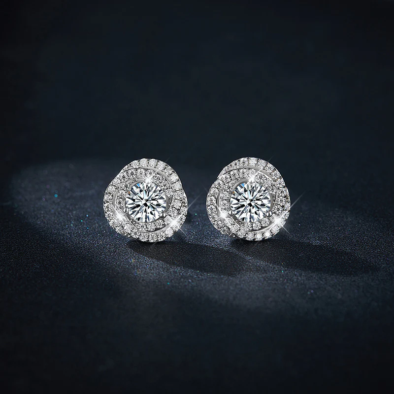 IE0099 0.5CT ENCASED MOISSANITE STUD EARRINGS IN STERLING SILVER - Image 5