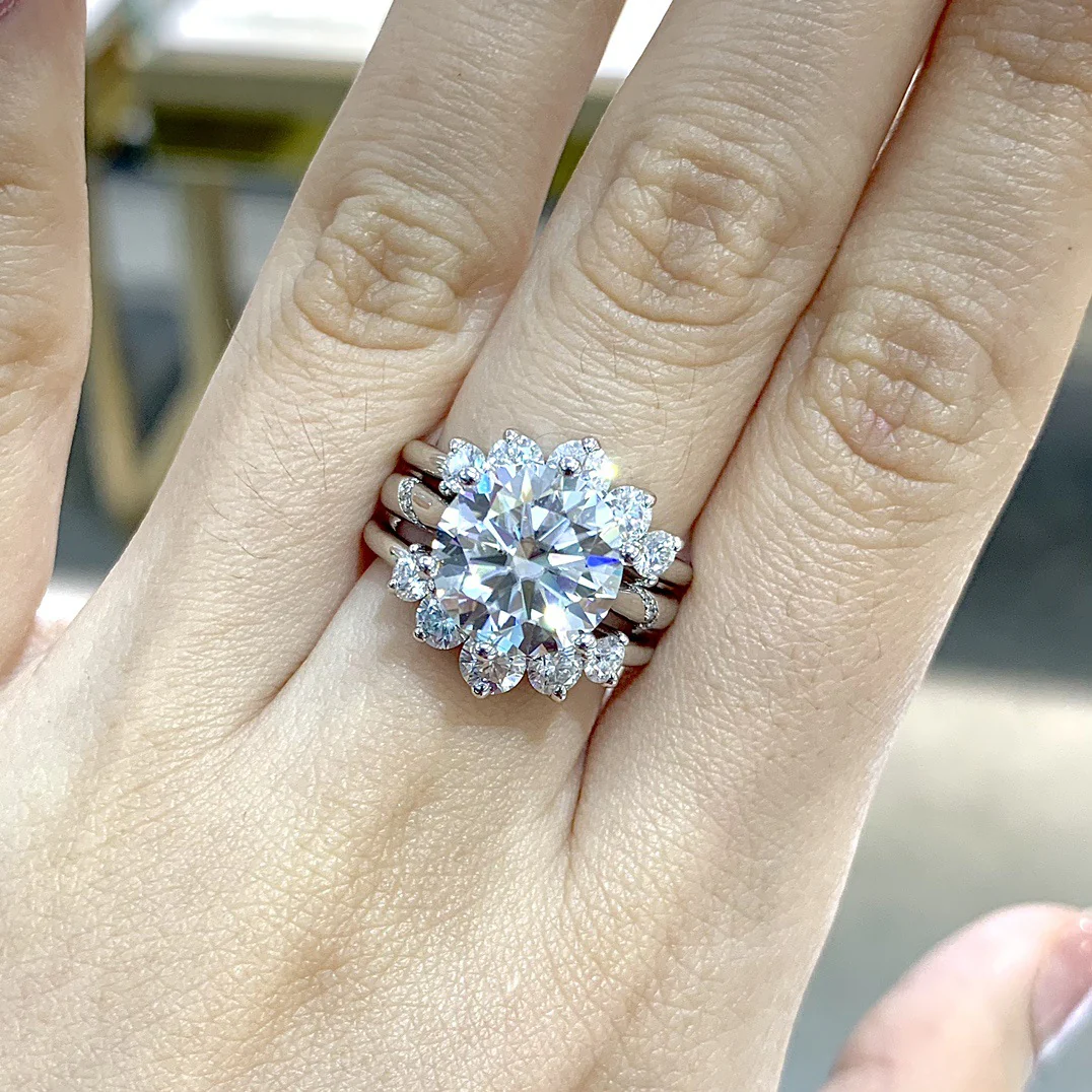 IE0125 STACK ROUND MOISSANITE DIAMOND RING IN STERLING SILVER - Image 3