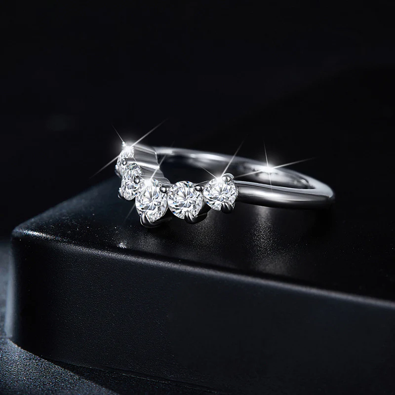 IE0125 STACK ROUND MOISSANITE DIAMOND RING IN STERLING SILVER - Image 5