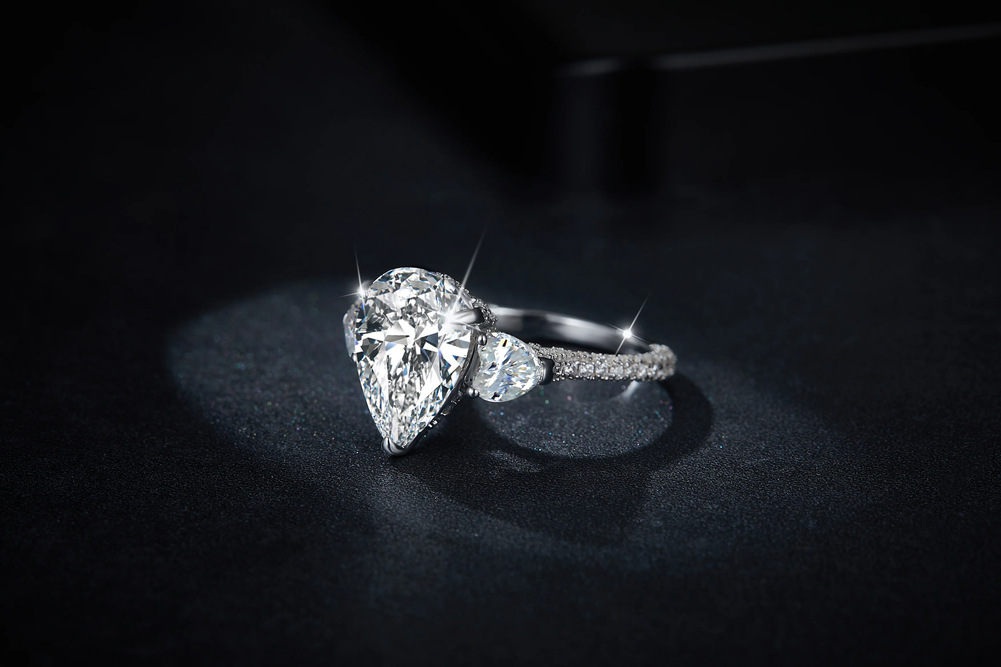 IE0147 5CT WATER DROP PEAR CUT MOISSANITE DIAMOND RING IN STERLING SILVER - Image 5