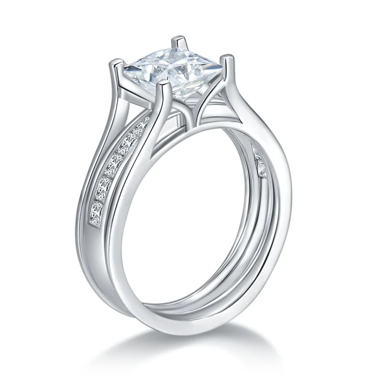 IE0174 PRINCESS CUT MOISSANITE RING IN STERLING SILVER - Image 3