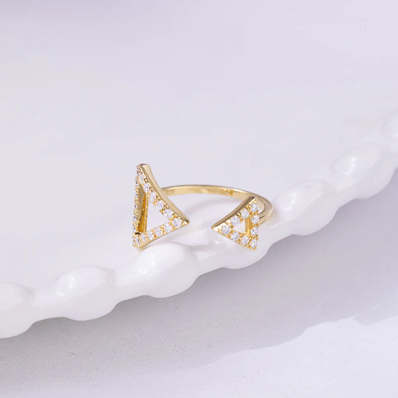 IE0184 TRIANGLE MOISSANITE ADJUSTABLE RING IN STERLING SILVER - Image 2