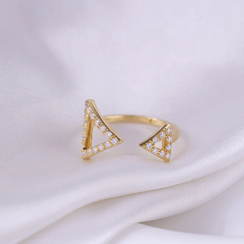 IE0184 TRIANGLE MOISSANITE ADJUSTABLE RING IN STERLING SILVER - Image 3