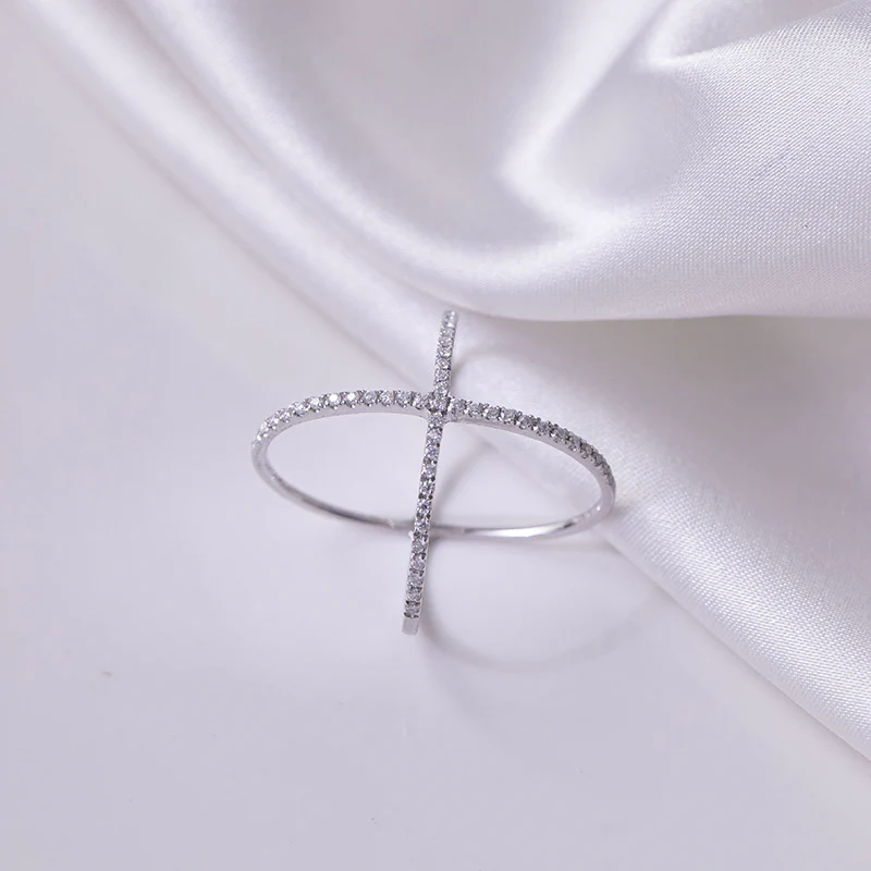 IE0186 CRISS CROSS MOISSANITE DIAMOND RING IN STERLING SILVER - Image 3